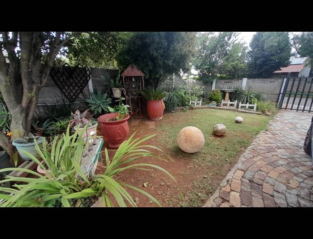 3 BEDROOM HOUSE FOR SALE IN RHODESFIELD